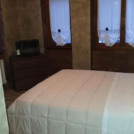 Couette-café San Luigi - &